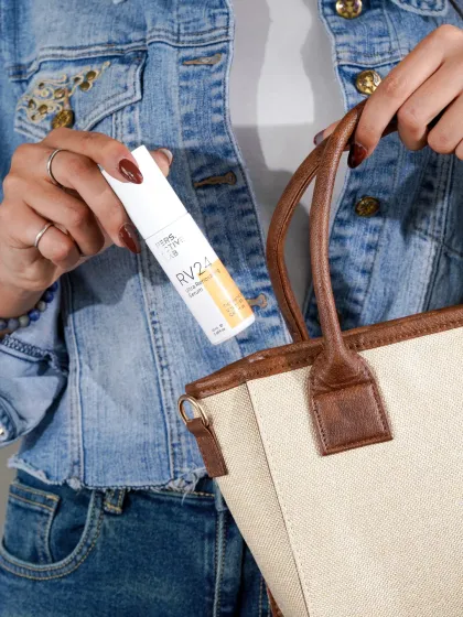 To show this serum as an everyday essential, we photographed it being placed into a handbag. This lifestyle shot frames the product as a convenient, on-the-go companion for the modern user.