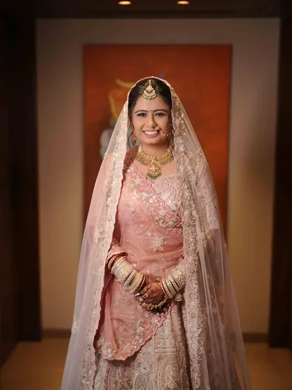 A series of moments with my gorgeous bride Jasmine. Her pastel look was all about a soft, rosy glow and letting her natural radiance shine.