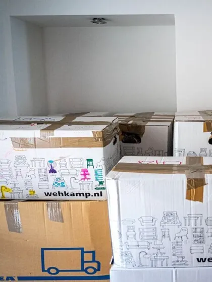 Our blog post on the top 10 items you can store in self storage helps you simplify your life and reclaim your home. Say goodbye to clutter and hello to a fresh, spacious home.