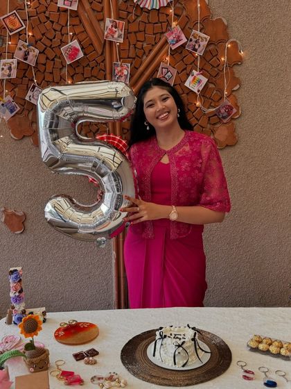 Another happy moment from our 5-year milestone celebration. Our journey is built on the support of our wonderful customers, vendors, and friends.