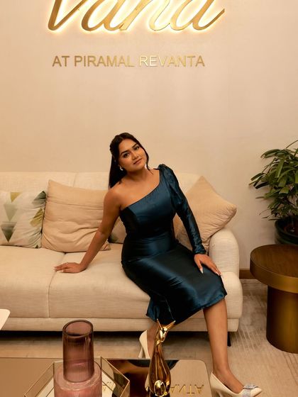 A sophisticated look for an event at Piramal Revanta. For real estate and luxury brands, I adopt an elegant and polished persona.