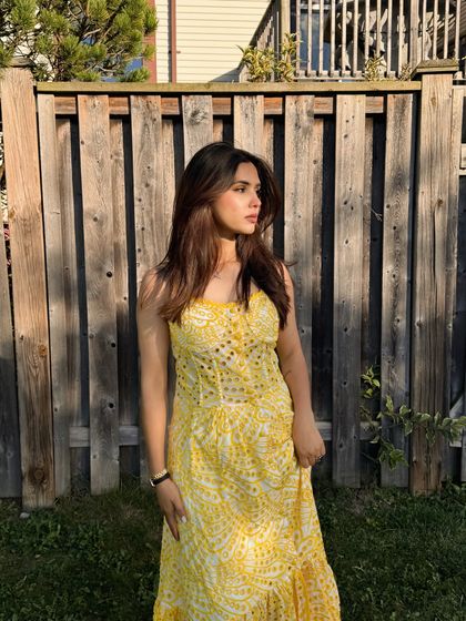 This golden hour shot features a beautiful summer dress from Jardinvue. I focus on creating an aspirational feel while showing how the garment fits and flows in a natural setting.