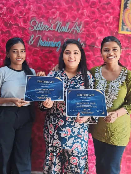 Two certifications at once! We are so proud of Charu for completing both the Nail Art Course and the Eyelashes Extension Course. We offer combo courses for those who want to become all-round beauty experts.