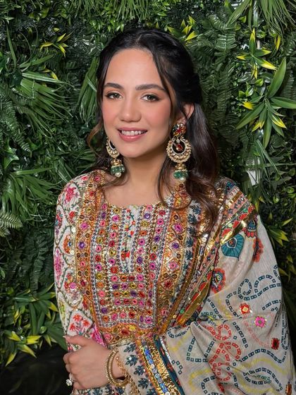 As she rightly said, "Pooja ready but make it Poo." This sweet sister of the groom is ready for the wedding celebrations with a fun, glamorous, and festive look.