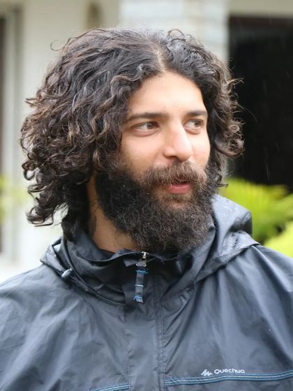 I don't follow trends, I create my own style. The real is rare.