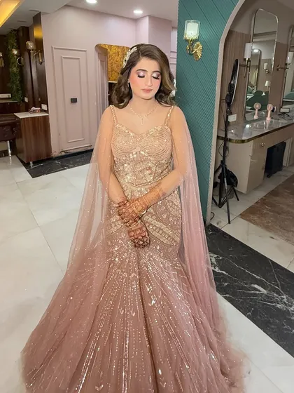 The entire look is dreamy and romantic.
