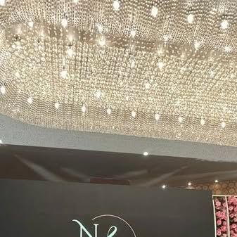 Intricate Thematic & Floral Decor photo 9