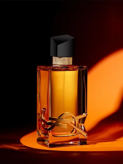 This image for YSL is a perfect example of sculpting with light. The goal was to create a mood that is bold, seductive, and luxurious, letting the sharp lines of the bottle and the warm glow of the fragrance tell the story.