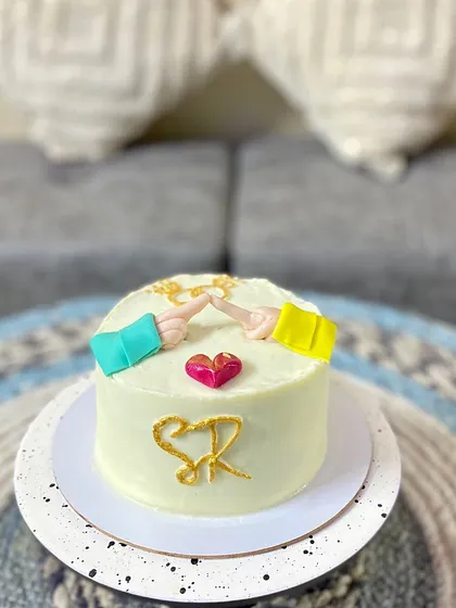 Engagement vibes. A cute and simple white chocolate mousse cake to celebrate a new chapter, featuring a shy proposal theme.