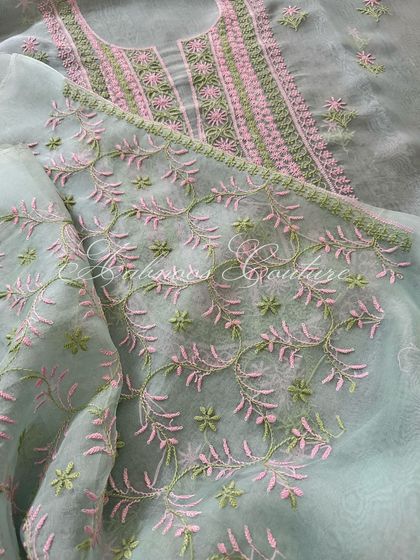 A detail shot of the jaal pattern on the organza sleeves.