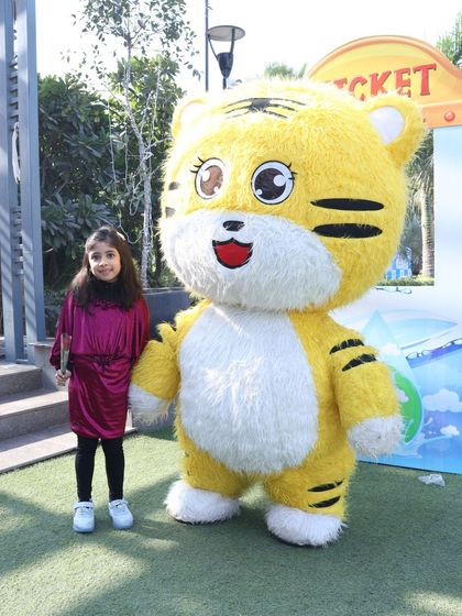 Live Cartoon Characters & Mascots photo 5