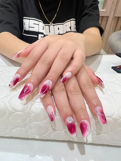 A bold and beautiful set of long, square extensions with a vibrant pink and white design. Our extensions provide the perfect canvas for any art you can dream of.