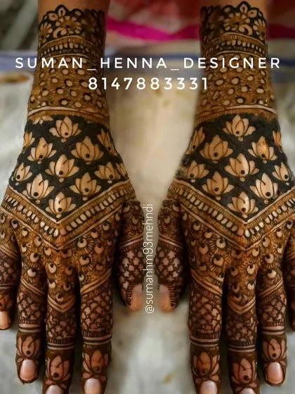 A bold and beautiful full-hand design featuring my favorite lotus motif. The dark, consistent stain showcases the quality of my natural henna paste and the intricacy of the pattern.