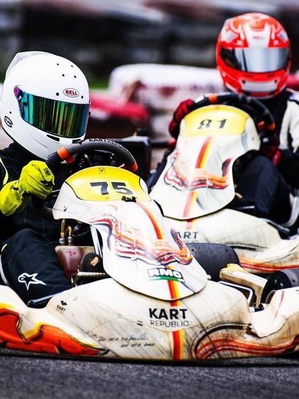 An intense moment of side-by-side racing between our two drivers.