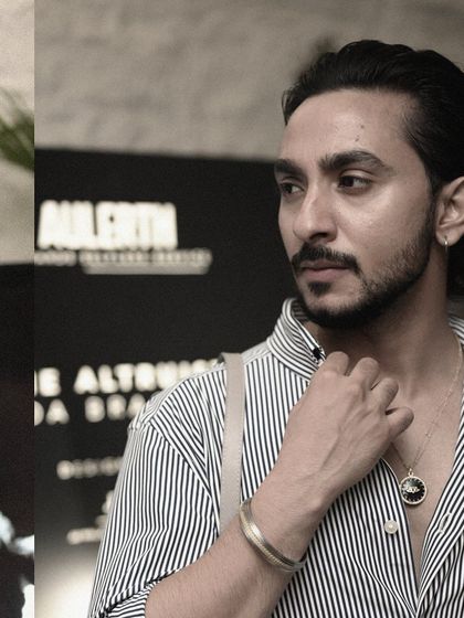 A guest wearing The Altruist Kada Bracelet, a symbol of our commitment to selfless service and making a positive impact.