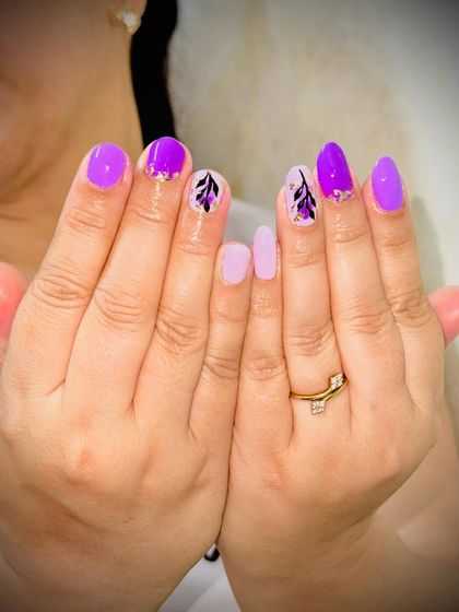 Final look of the beautiful lavender and leaf art combination.