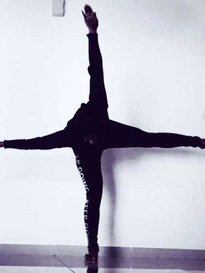 Richa Kumar - Yoga for Strength, Flexibility & Power Art of Asana: Creative Shapes & Flows photo 13