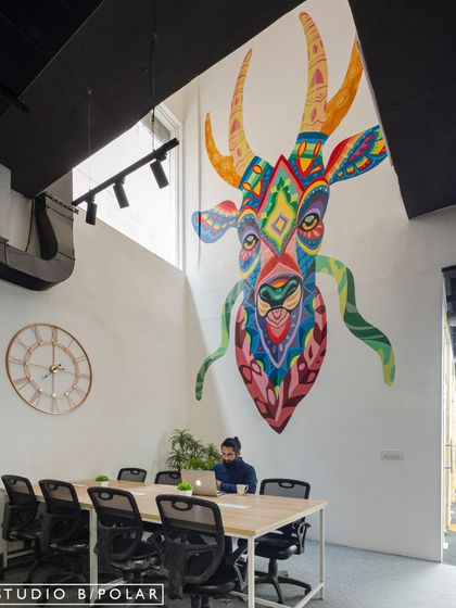 Vibrant & Dynamic Workspaces photo 4