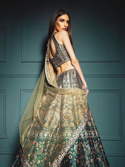 Indian Couture & Bridal Lookbooks photo 9