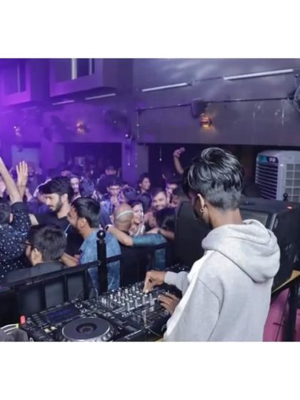 DJ Charles - Music Fusion & Visual DJing (VDJ) High-Energy Club Nights photo 6