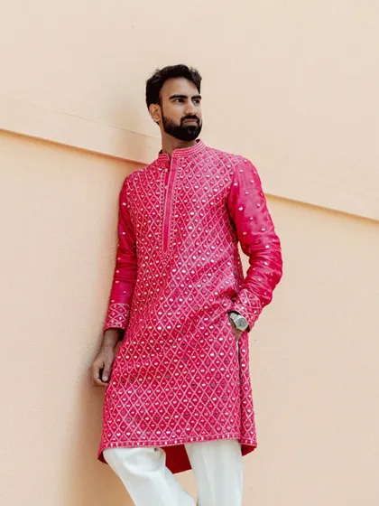 Say hello to Yash, the groom with a vibe that’s all cool and collected. The perfect balance to Roshni’s sunshine.
