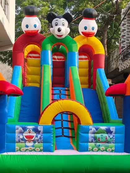 Another color variation of our popular 12x18 foot 3-slider model, this time with Doraemon artwork. We can mix and match themes and colors to create a unique product for you.