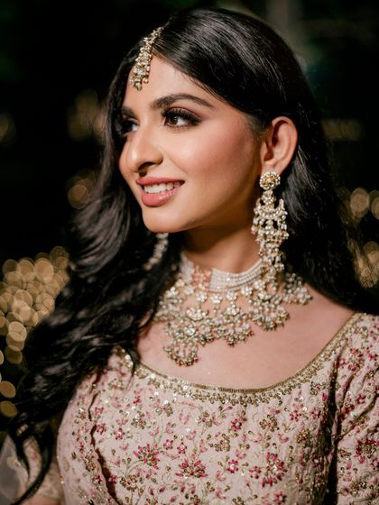 Glowing brighter than the fairy lights. For this engagement shoot, I created a soft, romantic look with a focus on radiant skin and beautifully defined eyes.