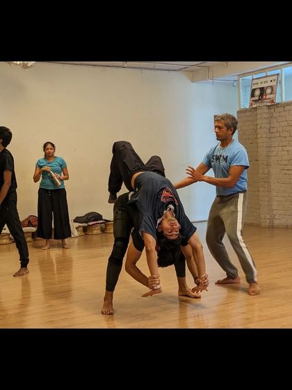 Flux School of Arts - Dance Classes Strength, Flexibility & Acrobatics photo 6