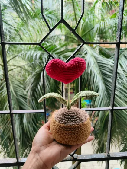 For something a little different, I make these adorable potted heart plants. They are perfect for your desk or a shelf and are a sweet, everyday reminder of love that never wilts.