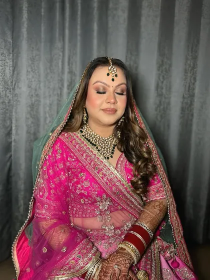 A close-up of the eye makeup for this look. The bronze and brown tones are universally flattering and perfect for Indian skin tones.