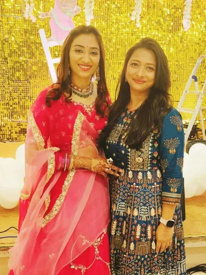 With the beautiful bride at the Swarna Sidi and Dhund Ceremony for the Sonigra family. It's a privilege to be part of these traditional ceremonies and to ensure they are conducted with joy and grace.