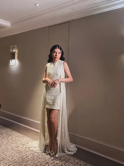 A beautiful evening look for influencer Arushi Roopchandani. I created classic Hollywood waves and a soft glam makeup look, perfect for a formal event or party.