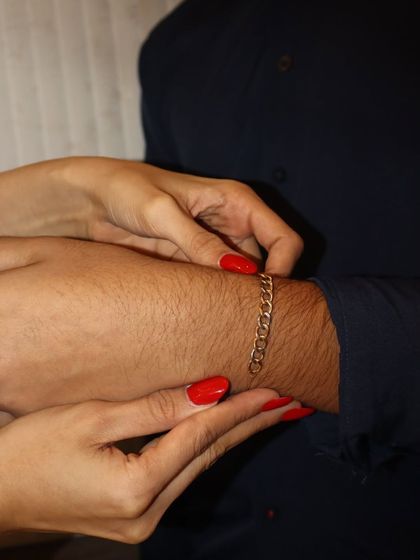 This Rakhi, tie more than a thread. A classic gold chain bracelet is a lasting gift for your brother that symbolizes your strong bond.