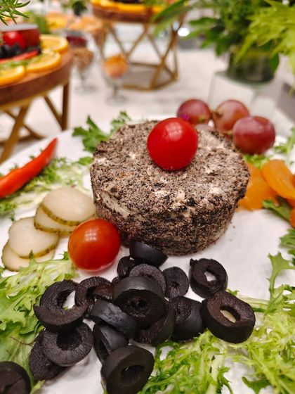 Stunning Spreads: Buffets & Grazing Tables photo 14