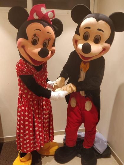 The iconic duo, Mickey and Minnie Mouse, are available to make your child's party magical. They are perfect for photos and interacting with guests.