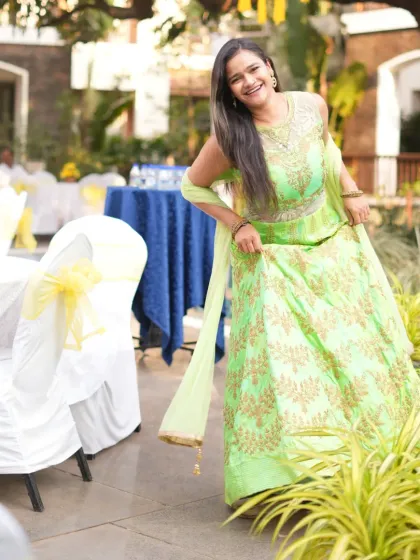 Another fun and candid moment from the poolside Haldi function.