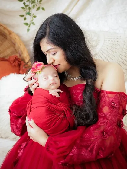 There's nothing more powerful than a mother's love. I provide beautiful gowns for moms so you can feel as special as the moment we are capturing.
