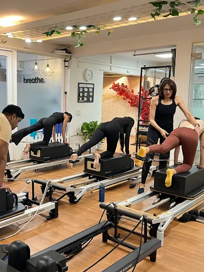 This is what hands-on learning looks like. In our Reformer training, I am right there with you, ensuring every movement is precise and understood. We focus on quality over quantity, so you learn to teach with true expertise.