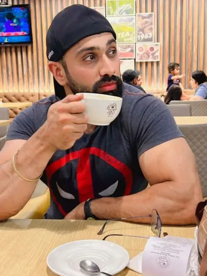 Even a simple coffee break is a chance to reflect on your goals. A strong physique is built by consistent, small decisions you make every single day.