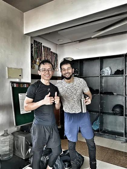 A pilot and a doctor by profession, but on the mat, they are just two grapplers with one goal: to smash. MMA is for everyone.
