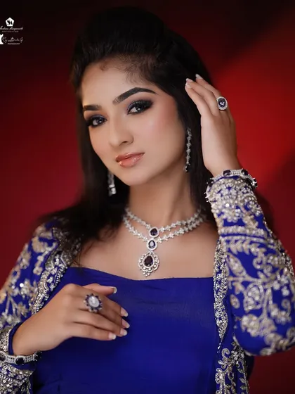 Beyond bridal, I love creating bold and glamorous looks for parties and photoshoots. This dramatic smokey eye and modern styling is perfect for a cocktail event or reception.