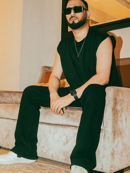 Unfortunately for my haters, I’ll once again be living my best life this weekend. A few shots from a hotel room session before a gig.