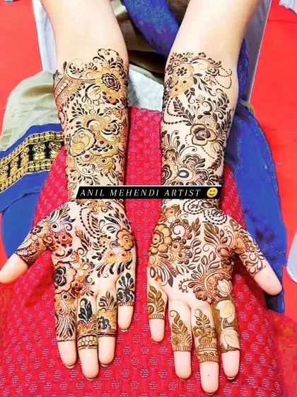A full-coverage floral design perfect for any celebration. This "jaal" or net style pattern is filled with flowers, giving a very rich and festive appearance.