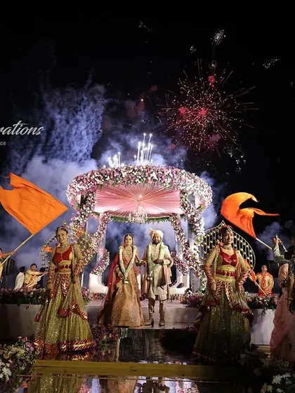 Another stunning shot of the beachside Jaimala in Goa. The combination of traditional performers, a royal mandap, and a professional firework display makes for an unforgettable ceremony.