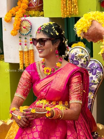 Fun Haldi & Mehendi Looks photo 26