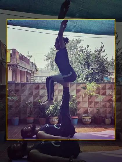 Balance, trust, and strength are the pillars of acrobatic yoga. This pose, known as "throne," requires a stable base and a confident flyer.