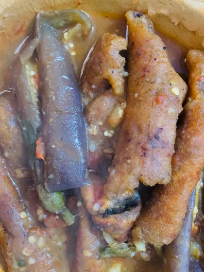 A close-up of the ready-to-eat beef skin in a flavorful curry.