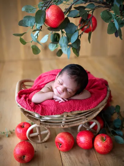 This is a final image from one of my recent workshops, shot by a student. You will learn how to create beautifully styled setups like this apple cart theme and leave with portfolio-ready images.