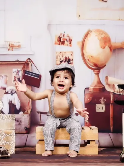 A moment of pure excitement from a toddler in our vintage traveler set.