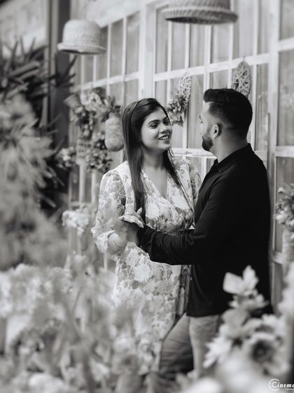 Somesh Chaurasiya - Pre-Wedding Photoshoot & Film City Love: Urban & Cafe Shoots photo 19